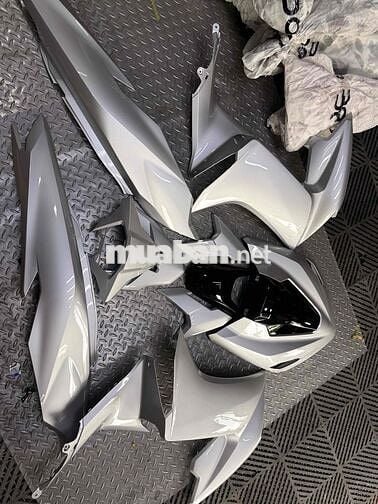 cần tuyển phụ việc học việc