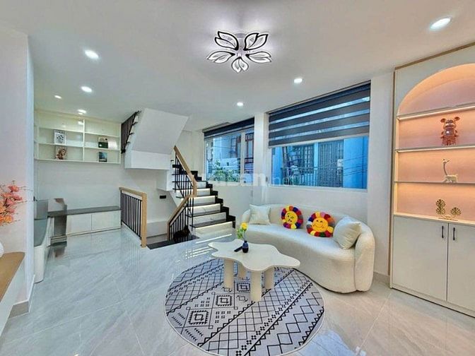 NHÀ MỚI 100% ĐẸP NHƯ TRANH - TT PHÚ NHUẬN