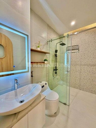NHÀ MỚI 100% ĐẸP NHƯ TRANH - TT PHÚ NHUẬN