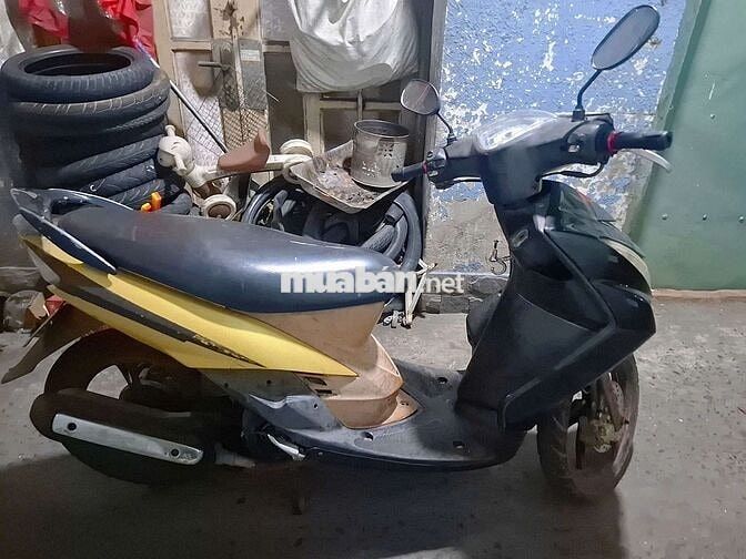 Yamaha Mio màu Vàng đen