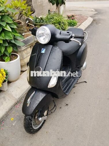 Piaggio Vespa màu Đen
