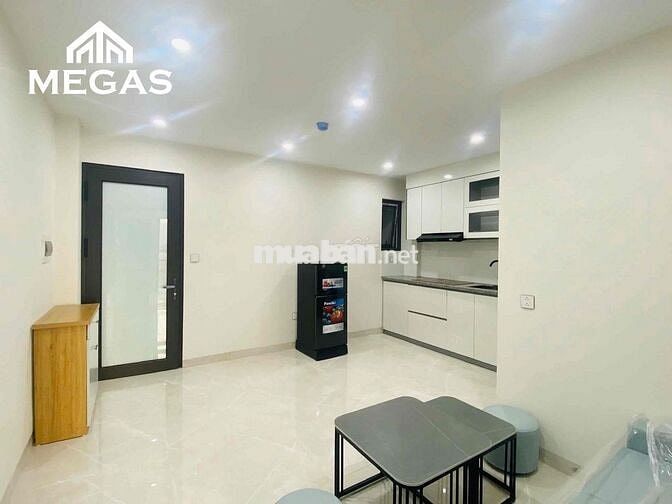 CHO THUÊ CĂN HỘ 1N1K FULL ĐỒ BAN CÔNG NGAY CÔNG VIÊN CẦU GIẤY