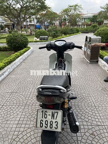 Yamaha Jupiter Gravita Trắng đen