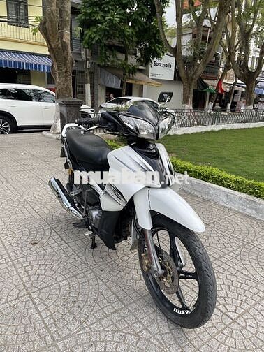 Yamaha Jupiter Gravita Trắng đen