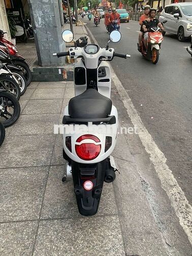 Honda Scoopy Trắng đen
