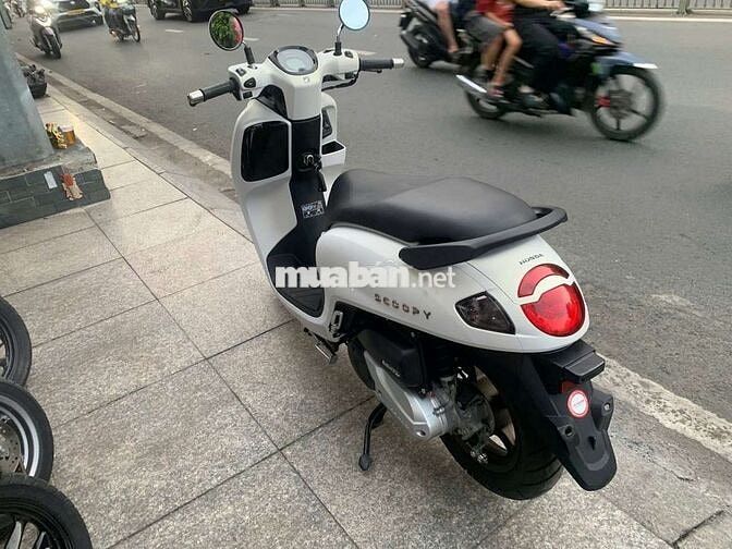 Honda Scoopy Trắng đen