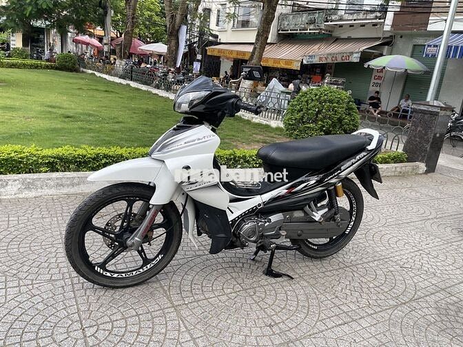Yamaha Jupiter Gravita Trắng đen