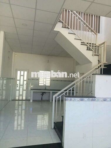 Cho thuê nhà mặt tiền 4,5*20. đúc lửng. Q12
