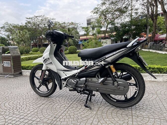 Yamaha Jupiter Gravita Trắng đen