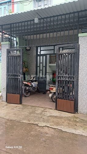Nhà cho thuê nguyên căn 5x20 . Nhà sạch dịn vào là ở