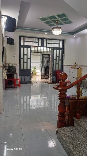 Nhà cho thuê nguyên căn 5x20 . Nhà sạch dịn vào là ở
