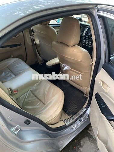 Toyota Vios 2022 STD Bạc