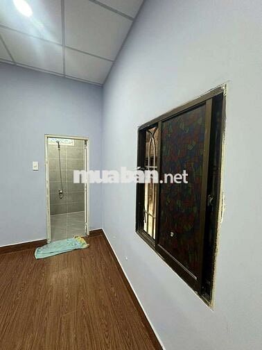 Phòng Mới , toilet trong, lầu 1, giờ tự do