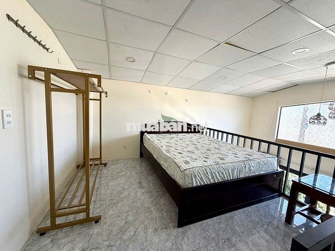 CHO THUÊ CĂN HỘ DUPLEX ĐƯỜNG TÔ HIỆU CÓ SÂN RỘNG GIÁ 4.5 TRIỆU/THÁNG