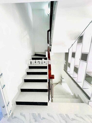 Bán Nhà Đẹp, Sát Hẻm Xe Hơi, Dân Trí