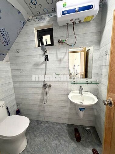 CHO THUÊ CĂN HỘ DUPLEX ĐƯỜNG TÔ HIỆU CÓ SÂN RỘNG GIÁ 4.5 TRIỆU/THÁNG