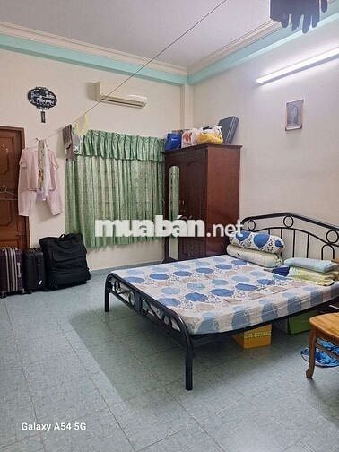 NC HẺM XE TẢI DTSD:200M² TRỆT 2 LẦU ST 3WC 3PN PK P.ĂN P.THỜ SÂN CỔNG 