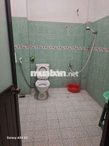NC HẺM XE TẢI DTSD:200M² TRỆT 2 LẦU ST 3WC 3PN PK P.ĂN P.THỜ SÂN CỔNG 
