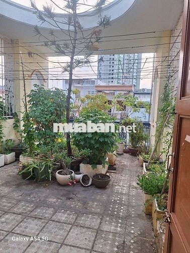 NC HẺM XE TẢI DTSD:200M² TRỆT 2 LẦU ST 3WC 3PN PK P.ĂN P.THỜ SÂN CỔNG 