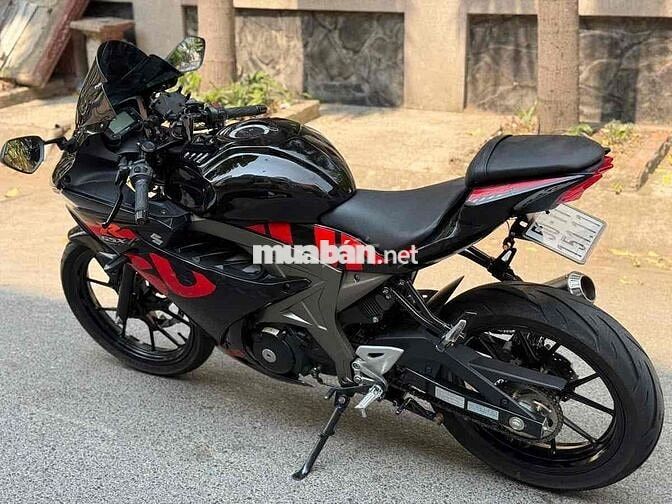 Suzuki GSX R150 2018 Đen 6000km