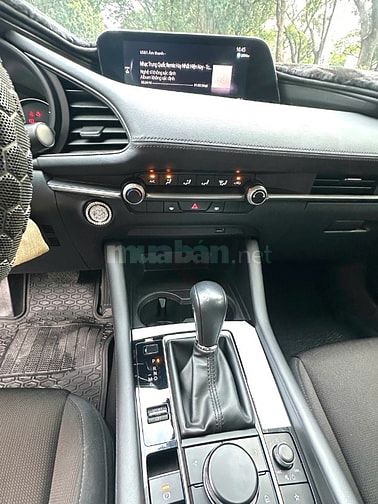 Bán mazda 3 cuối 2024,zin 99%, xe như mới