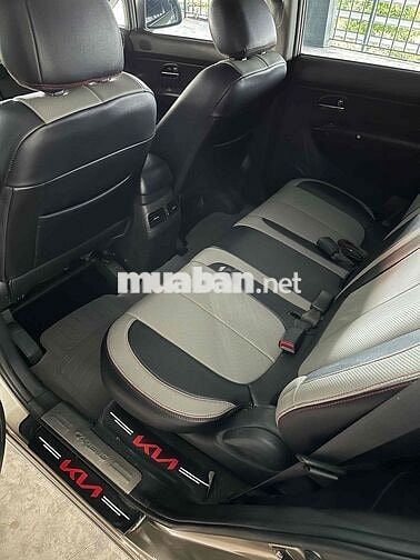 Kia Caren 2014 7 chỗ máy xăng chỉ chạy gia đình
