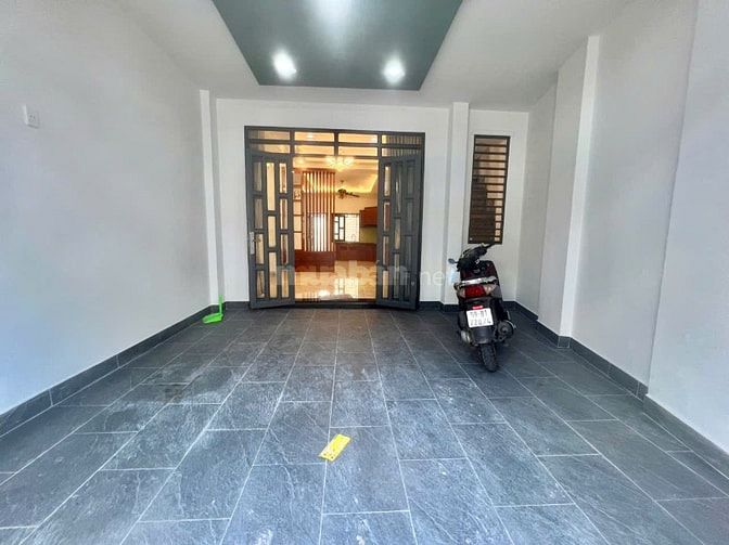 Chủ cần bán nhà mặt tiền đường số 13 BTT Q2