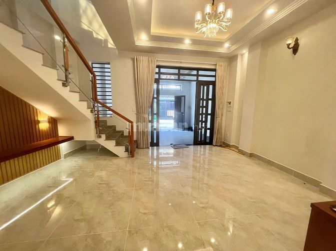 Chủ cần bán nhà mặt tiền đường số 13 BTT Q2