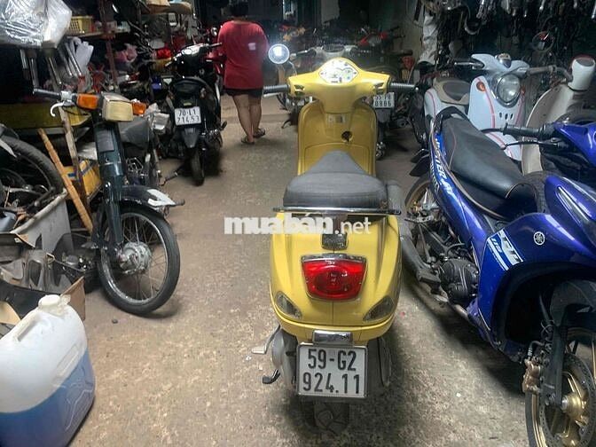 Piaggio Vespa LX 125 Vàng