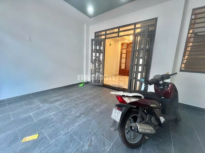 Chủ cần bán nhà mặt tiền đường số 13 BTT Q2