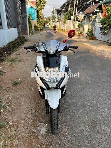 Yamaha Nouvo Trắng. phun xăng điện tử
