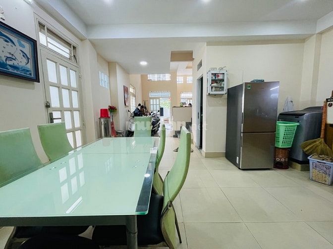 NHÀ NGAY KINH ĐÔ THỜI TRANG - LÊ VĂN SỸ