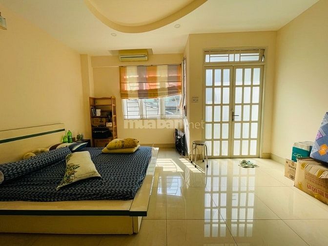 NHÀ NGAY KINH ĐÔ THỜI TRANG - LÊ VĂN SỸ