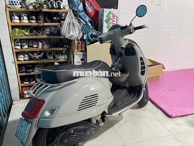 Piaggio Vespa GTS 2010 Vàng