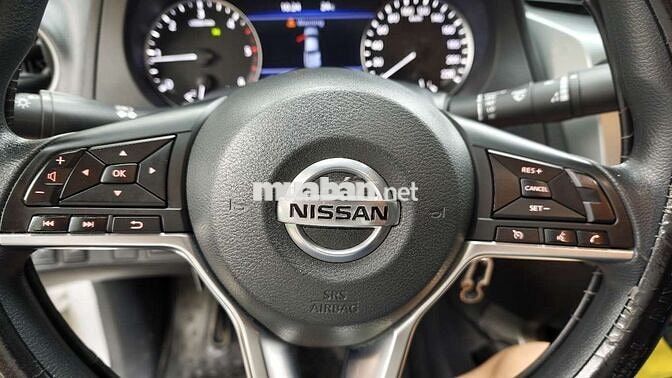 Nissan Navara Trắng 66291 km
