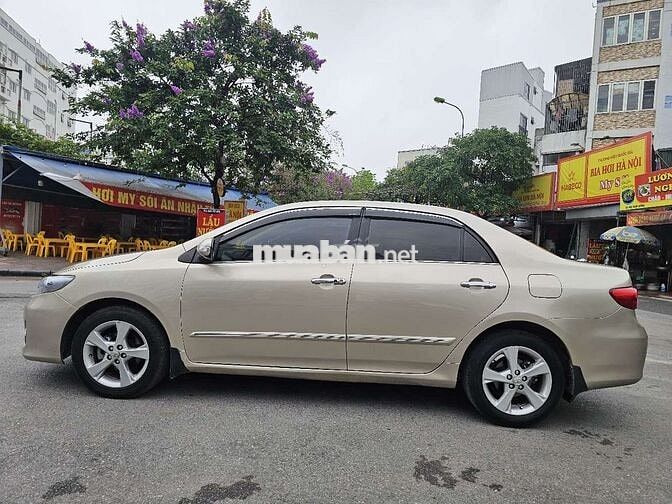 Toyota Altis 2011 2.0 Full Vàng cát