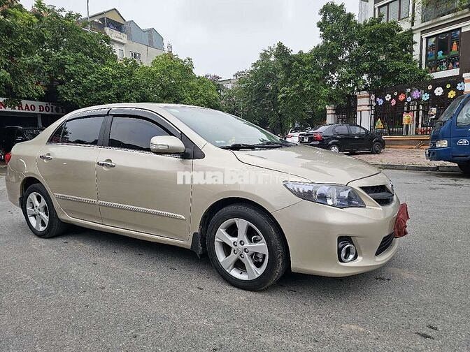 Toyota Altis 2011 2.0 Full Vàng cát