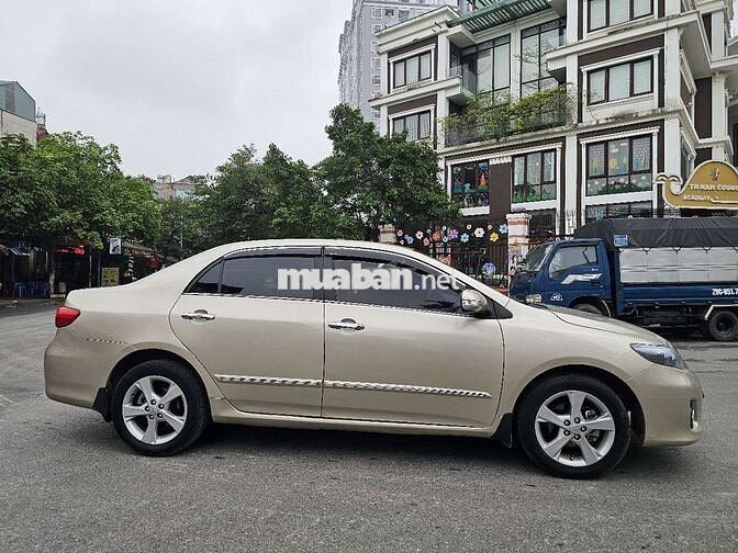 Toyota Altis 2011 2.0 Full Vàng cát