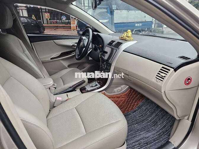 Toyota Altis 2011 2.0 Full Vàng cát