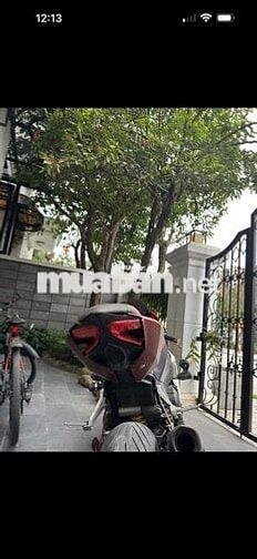 Yamaha R1 cá mập Đỏ, Trắng, Bạc