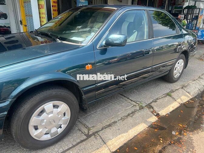Toyota Camry Xanh đậm