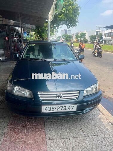Toyota Camry Xanh đậm