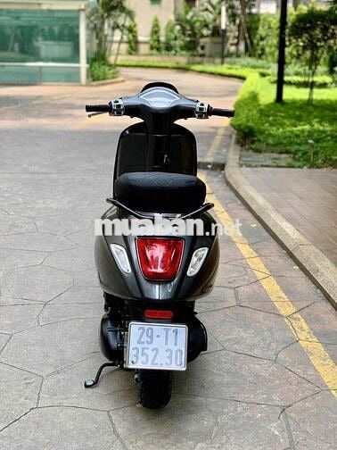 Vespa Sprint up xám lambo