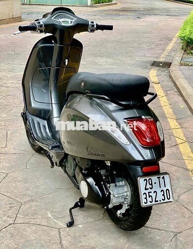 Vespa Sprint up xám lambo