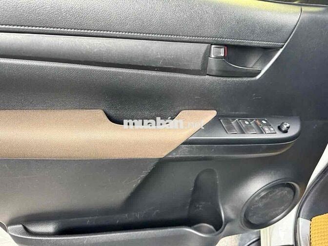 Toyota Hi Lux 2.4 E 2017 Trắng