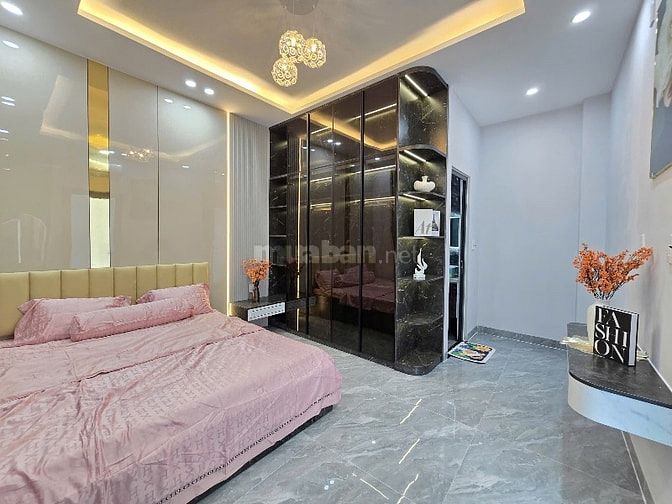 Bán Căn VlLLA 3 Tầng 2 Mặt Tiền 5m5 Điện Biên Phủ 