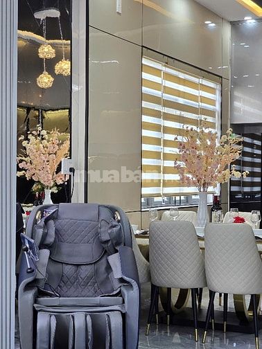 Bán Căn VlLLA 3 Tầng 2 Mặt Tiền 5m5 Điện Biên Phủ 