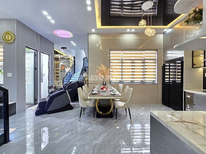 Bán Căn VlLLA 3 Tầng 2 Mặt Tiền 5m5 Điện Biên Phủ 