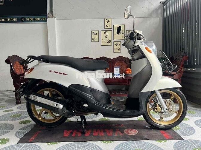 Yamaha Classico màu Trắng
