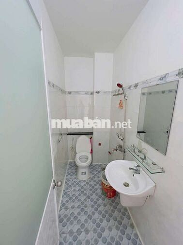 Cho thuê nhà mới đẹp 4 x16 đúc 3 lầu 5pn 5wc 1/phạm văn chiêu p16 GV